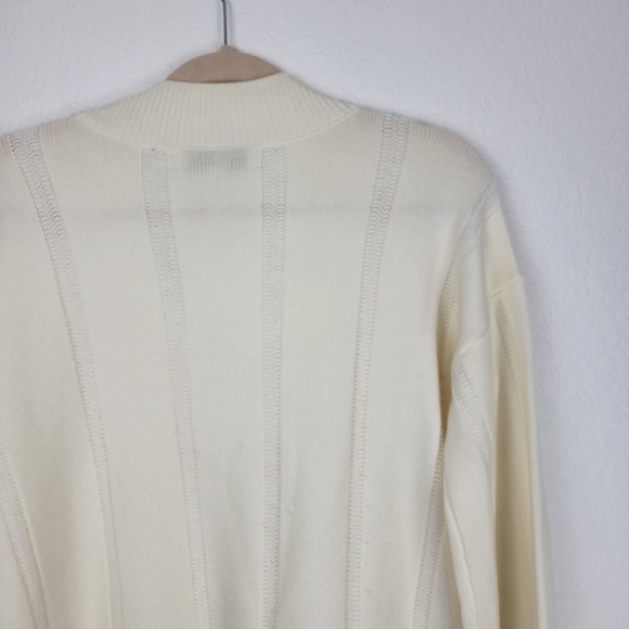 Derek Lam White V-Neck Sweater; M; 100% wool - Picture 10 of 13